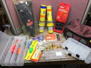 lot 323 image: Fishing LuresAccessories Group