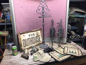 lot 325 image: Contemporary Cabin Decor - Coffee Mugs