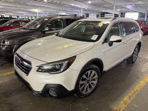 lot 8 image: 2018 Subaru Outback 3.6R Touring AWD