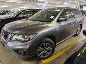 lot 9 image: 2017 Nissan Pathfinder SL AWD