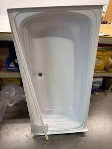 lot 5 image: LIPPERT RV BATHTUB