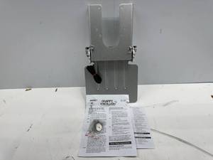 lot 46 image: DAVIS HAPPY TROLLER PLATE