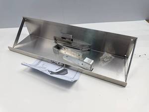 lot 65 image: EXTREME MAX PONTOON BATTERY TRAY