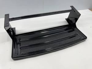 lot 85 image: LIPPERT RV STEP