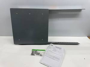 lot 86 image: EXTREME MAX PONTOON ACCESSORY MOUNT