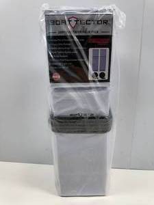 lot 102 image: EXTREME MAX CONTOUR BOAT FENDERS