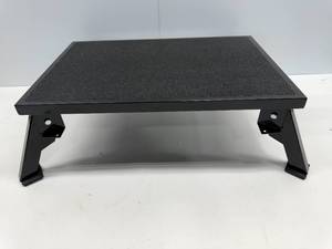 lot 143 image: QUICK PRODUCTS RV STEP