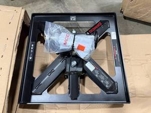 lot 151 image: DEMCO 5TH WHEEL BASE ASSEMBLY