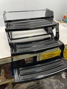 lot 165 image: LIPPERT RV STEPS