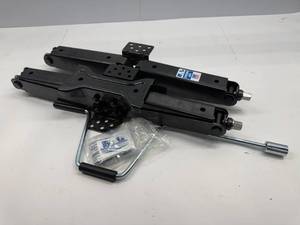 lot 184 image: BAL LEVELLING JACKS