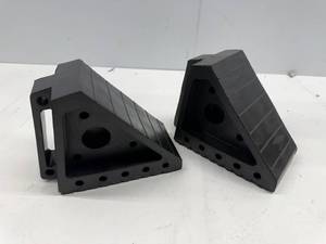 lot 278 image: EXTREME MAX RUBBER WHEEL CHOCKS