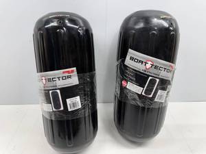 lot 285 image: EXTREME MAX BOAT TECTOR INFLATABLE FENDERS