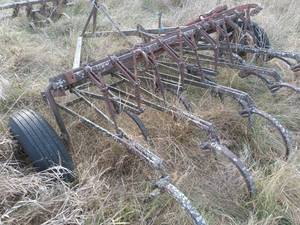 lot 25 image: Used Pull-Type Field Cultivator Frame with Spring Tines