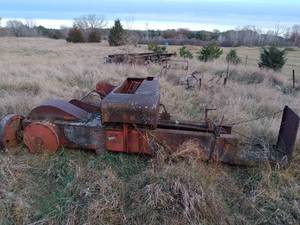 lot 32 image: Massey-Ferguson Square Baler for Parts or Restoration