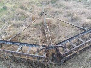 lot 35 image: Used Heavy Duty Steel Farm Harrow Attachment