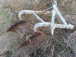 lot 36 image: Vintage Two-Bottom Moldboard Plow