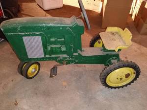 lot 55 image: John Deere Custom Powr-Trol Vintage Pedal Tractor
