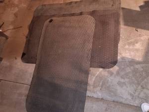 lot 57 image: Set of 2 Hog Heaven 3x5 Black Industrial Floor Mats