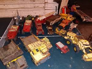 lot 62 image: Collection of Vintage Tonka and Pressed Steel Toy Trucks and Tractors