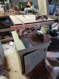 lot 129 image: Vintage Heavy-Duty Table Saw with Stand and Motor