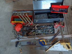 lot 140 image: Large Assortment of Hand Tools with Toolboxes and Saws