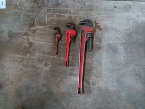 lot 141 image: Set of 3 Pipe Wrenches Assorted Sizes
