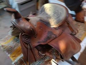 lot 159 image: Used Leather Western Horse Saddle with Tooled Seat