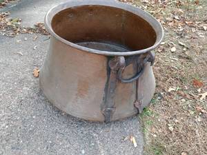 lot 177 image: Vintage Handmade Solid Copper Pot with Iron Handles