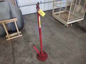 lot 23 image: Under Hoist Stabilizer Jack, 34 To...