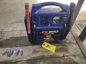 lot 31 image: Jump n Carry Jumper Pack, Works...