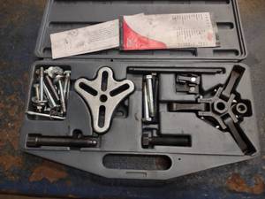 lot 56 image: Lisle Harmonic Balancer Puller...