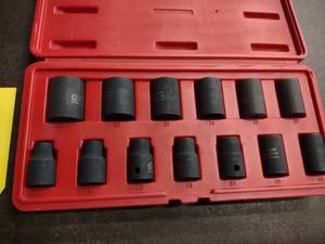 lot 73 image: Sunex Metric Impact Sockets, 10-24...