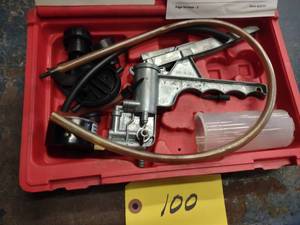 lot 100 image: Mac Mityvac Test Kit...