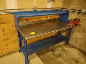 lot 107 image: Workbench with 6 12 Swivel Vise, ...