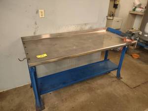 lot 108 image: Workbench with 6 12 Swivel Vise, ...
