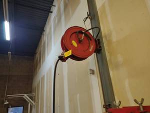 lot 125 image: Lincoln Air Hose Reel...