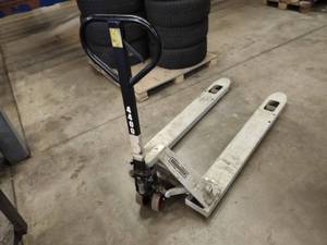 lot 145 image: Pallet Jack...