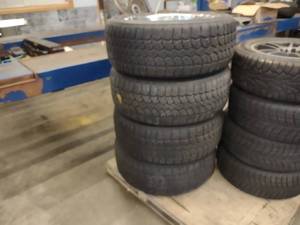lot 167 image: (4) Advanta ATX-750 27555R20 Tires ...