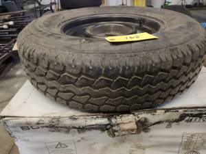 lot 168 image: Executive SBR P2157515 Tire on Rim...