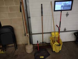 lot 189 image: Ashtray, Mop Bucket & Tools...