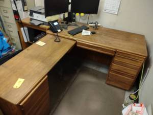 lot 198 image: Desk...