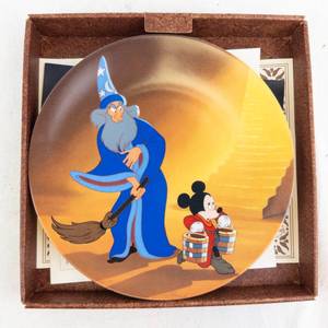 lot 3 image: Disney Fantasia Plate - An Apprentice Again -1992
