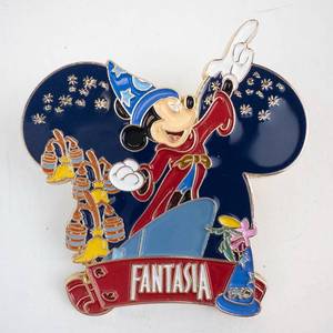 lot 8 image: Enamel Pin - Disney Fantasia Sorcerer Mickey