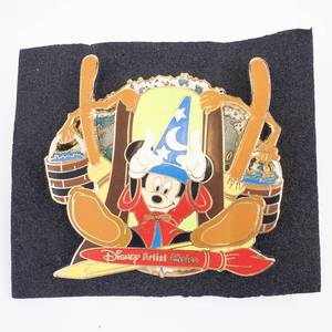 lot 13 image: Sorcerer Mickey Enamel Pin - Disney Artist Choice