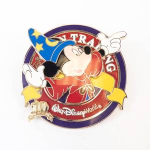 lot 34 image: Mickey Mouse Wizard Pin - Walt Disney World - Limited Edition 500