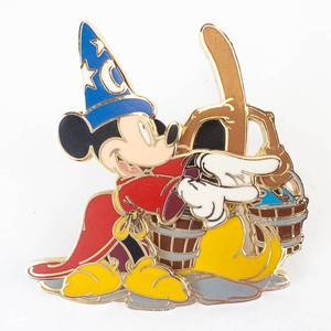 lot 35 image: Enamel Pin - Disney Sorcerer Mickey