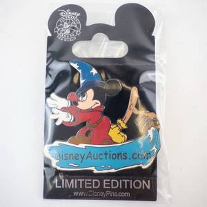 lot 49 image: Mickey Mouse Pin - Disney Limited Edition