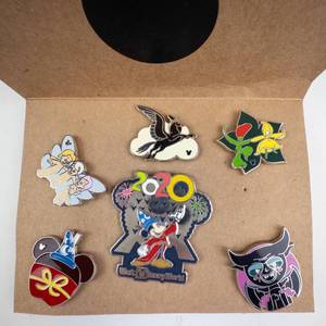 lot 56 image: Disney-themed Enamel Pins - 6-Pin Set on Kraft Card (WDW 2020)