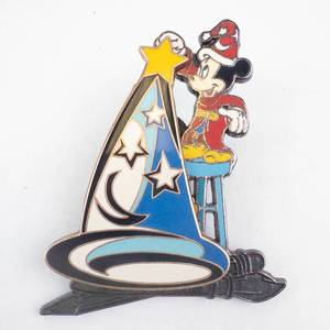 lot 84 image: 2002 Spectacle of Pins - Ralph Kent Mickey Sorcerer Hat & Christmas Tree