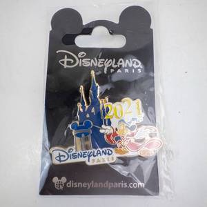 lot 121 image: Enamel Pin - Disneyland Paris 2021 Castle & Character